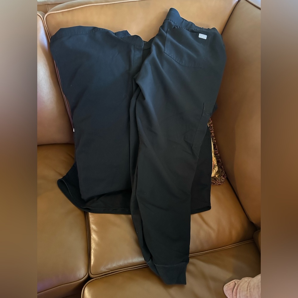 Figs black scrub set